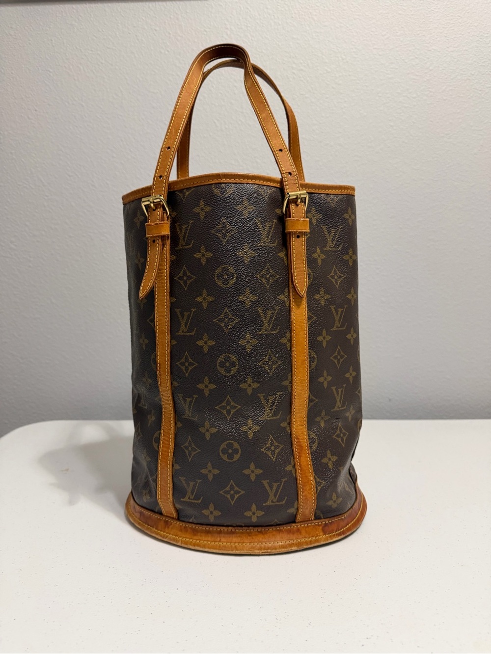 Louis Vuitton Brown Monogram GM Bucket Bag with Tan Leather Trim